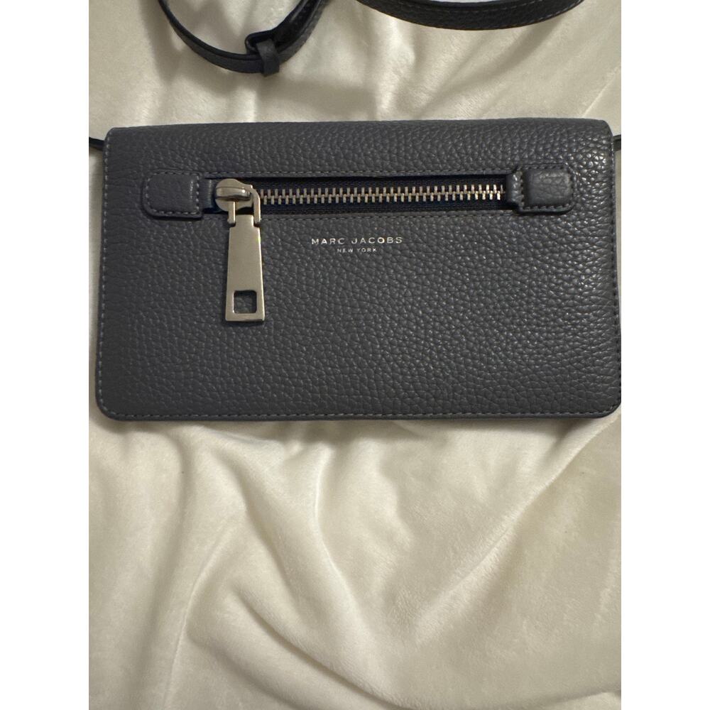 Marc Jacobs Gotham Crossbody Wallet - Picture 2 of 11